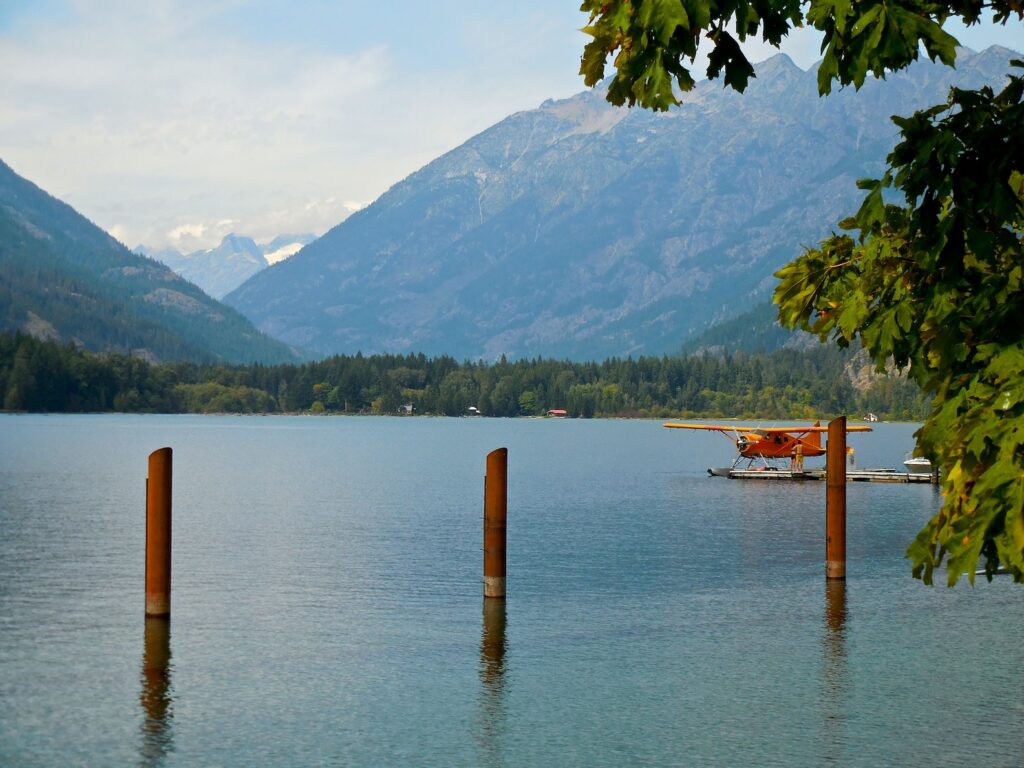 Plane-@-Stehekin-1024x768